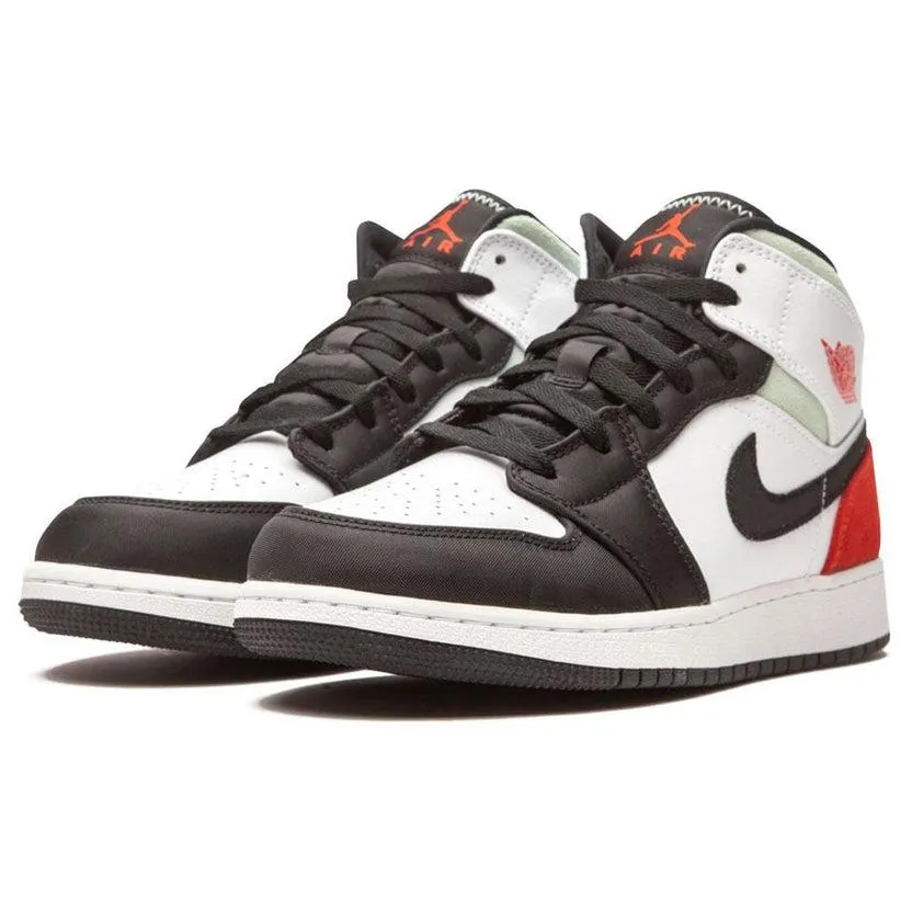 Air Jordan 1 Mid 'Black toe'