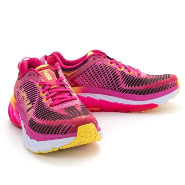      Hoka 1016259/VPNF Arahi